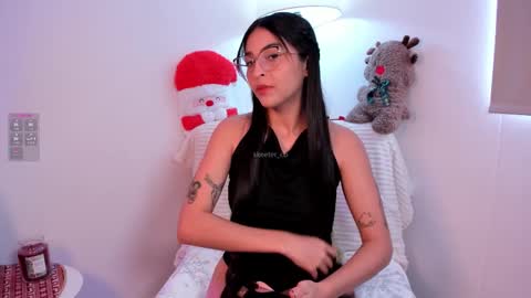 Snapshot of skeeter_cb chatting on December 16, 2:11 pm Skeete CHRISTMAS SHOW THIS DECEMBER 24 CHECK OUT MY AMAZON LIST AND MAKE ME HAPPY online show from December 16, 2:11 pm