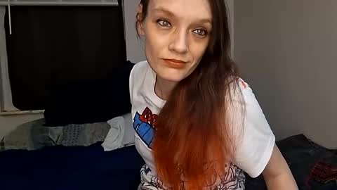 Snapshot of skiniminitits chatting on March 22, 4:27 am Skiniminitits online show from March 22, 4:27 am