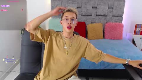 skinny_bigcock20 online show from December 3, 9:02 pm