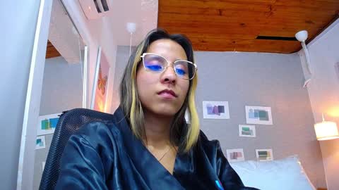 Snapshot of skinny_hottie18 chatting on January 9, 11:34 pm skinny_hottie18 online show from January 9, 11:34 pm