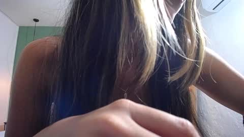 Snapshot of skinny_hottie18 chatting on January 19, 4:36 pm skinny_hottie18 online show from January 19, 4:36 pm