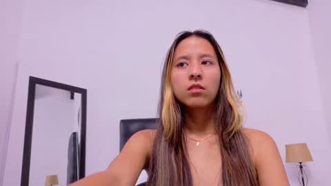 Snapshot of skinny_hottie18 chatting on January 20, 1:42 pm skinny_hottie18 online show from January 20, 1:42 pm