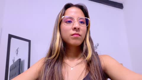 Snapshot of skinny_hottie18 chatting on January 24, 1:47 pm skinny_hottie18 online show from January 24, 1:47 pm