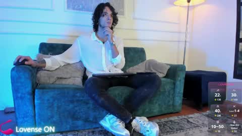 Snapshot of skinny_mac_ chatting on May 10, 12:54 pm Mac online show from May 10, 12:54 pm
