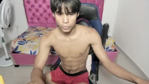 Snapshot of skinny_sam23 chatting on June 5, 6:52 am sam online show from June 5, 6:52 am
