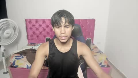 Snapshot of skinny_sam23 chatting on June 6, 6:40 am sam online show from June 6, 6:40 am