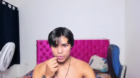 Snapshot of skinny_sam23 chatting on July 5, 4:19 am sam online show from July 5, 4:19 am