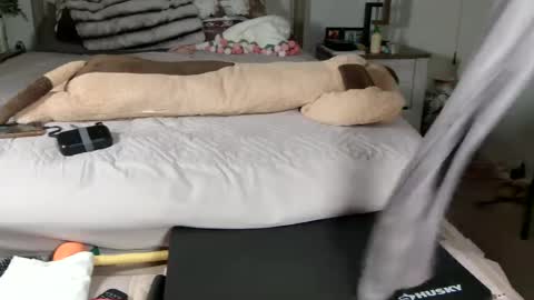 skinnyasianmilf online show from July 4, 7:31 pm