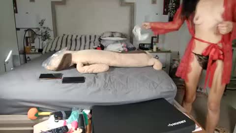 skinnyasianmilf online show from July 13, 7:38 pm