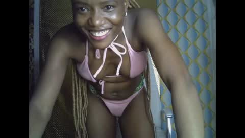 Snapshot of skinnybeauty1 chatting on August 6, 10:22 pm Linda independent model online show from August 6, 10:22 pm