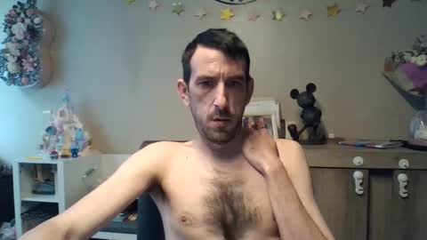 Snapshot of skinnybigcock2 chatting on April 10, 8:19 am SkinnyBigCock2 online show from April 10, 8:19 am