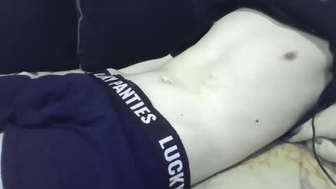 skinnycuteb0y online show from May 16, 7:56 pm