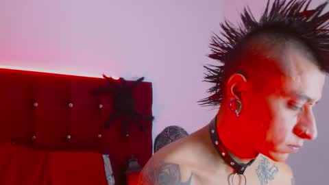 skinnydevil1 online show from March 6, 4:42 am