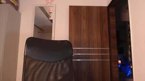 Snapshot of skinnyflak7 chatting on November 5, 5:18 am jesica online show from November 5, 5:18 am