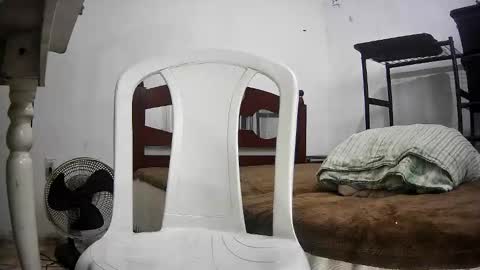 Snapshot of skinnylatinman chatting on October 31, 11:00 am Skinny Latin Man online show from October 31, 11:00 am