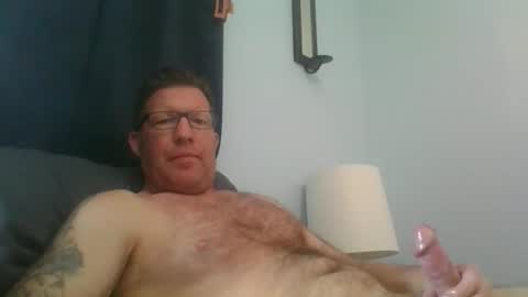 Snapshot of skinnymeat858205 chatting on December 14, 5:40 pm skinnymeat858205 online show from December 14, 5:40 pm