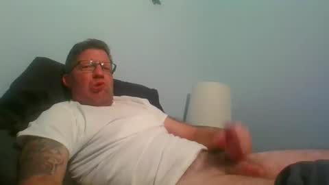 Snapshot of skinnymeat858205 chatting on December 16, 4:17 am skinnymeat858205 online show from December 16, 4:17 am