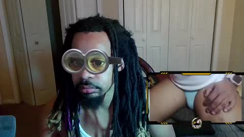 Snapshot of skinzandbait chatting on December 15, 5:56 am strokerpoker online show from December 15, 5:56 am