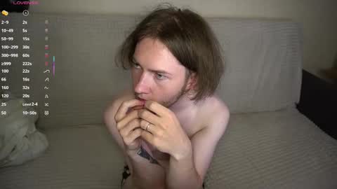 Snapshot of skip_london chatting on October 8, 9:45 pm Andrew online show from October 8, 9:45 pm