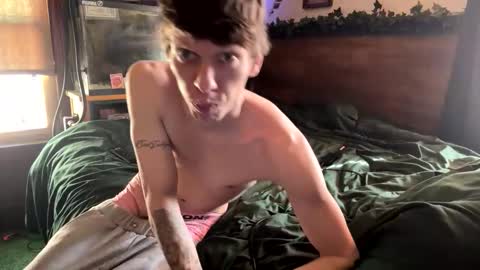 Skittles online show from March 1, 3:58 pm