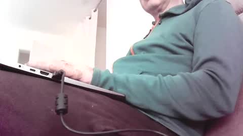 Snapshot of sklave_frank_sub chatting on January 31, 8:32 am Slave Frank online show from January 31, 8:32 am