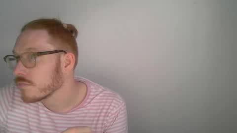 Snapshot of sklave_s chatting on August 3, 6:33 pm sklave_s online show from August 3, 6:33 pm