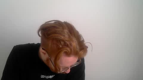 Snapshot of sklave_s chatting on August 8, 9:55 am sklave_s online show from August 8, 9:55 am