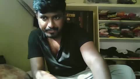 Snapshot of sklavepappu143 chatting on November 24, 9:20 am Indianslut1431 online show from November 24, 9:20 am