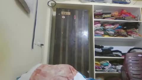 Snapshot of sklavepappu143 chatting on December 2, 8:41 am Indianslut1431 online show from December 2, 8:41 am