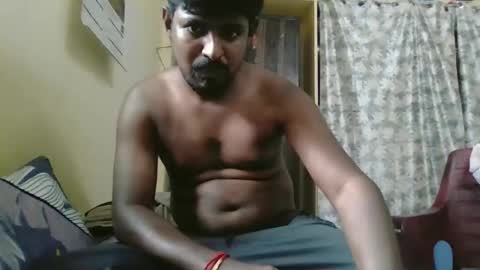 Snapshot of sklavepappu143 chatting on May 14, 8:32 am Indianslut1431 online show from May 14, 8:32 am