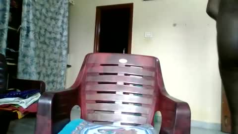 Snapshot of sklavepappu143 chatting on June 1, 6:15 am Indianslut1431 online show from June 1, 6:15 am