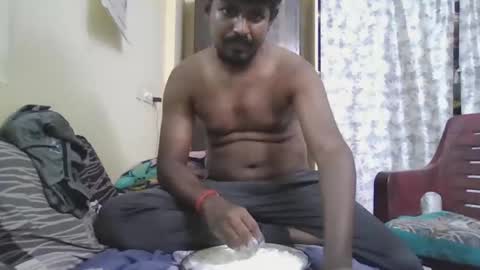 Snapshot of sklavepappu143 chatting on June 6, 8:30 am Indianslut1431 online show from June 6, 8:30 am