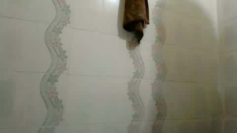 Snapshot of sklavepappu143 chatting on June 17, 6:27 am Indianslut1431 online show from June 17, 6:27 am