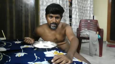 Snapshot of sklavepappu143 chatting on June 18, 9:14 am Indianslut1431 online show from June 18, 9:14 am