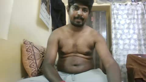 Snapshot of sklavepappu143 chatting on June 24, 9:08 am Indianslut1431 online show from June 24, 9:08 am