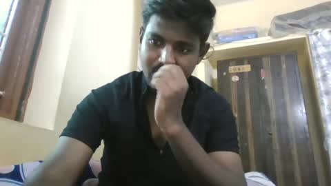 Snapshot of sklavepappu143 chatting on June 27, 10:09 am Indianslut1431 online show from June 27, 10:09 am