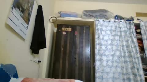 Snapshot of sklavepappu143 chatting on July 9, 7:34 am Indianslut1431 online show from July 9, 7:34 am