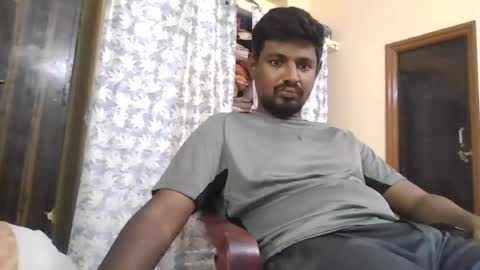 Snapshot of sklavepappu143 chatting on July 14, 6:07 am Indianslut1431 online show from July 14, 6:07 am