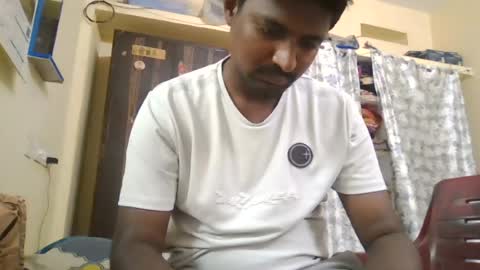 Snapshot of sklavepappu143 chatting on July 16, 5:35 am Indianslut1431 online show from July 16, 5:35 am