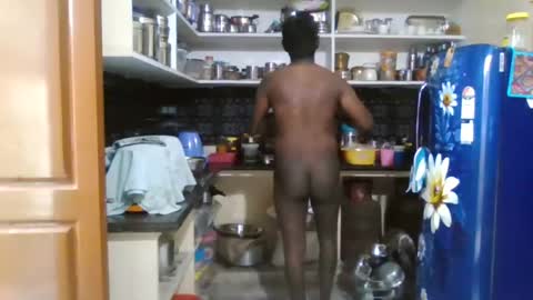 Snapshot of sklavepappu143 chatting on July 17, 7:37 am Indianslut1431 online show from July 17, 7:37 am