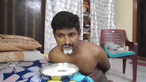 Snapshot of sklavepappu143 chatting on July 20, 8:50 am Indianslut1431 online show from July 20, 8:50 am