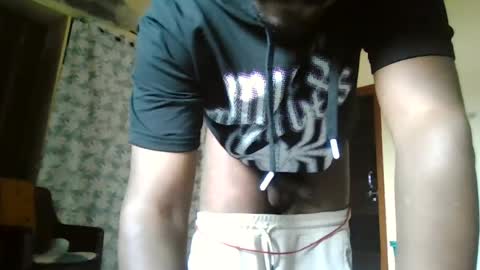 Snapshot of sklavepappu143 chatting on July 26, 9:27 am Indianslut1431 online show from July 26, 9:27 am