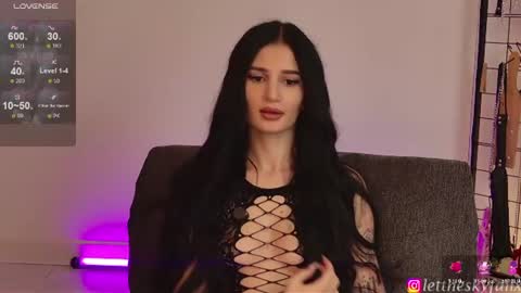 Eliza online show from June 24, 11:04 pm