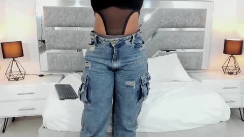 Snapshot of sky_bigass chatting on April 9, 12:32 pm Sky online show from April 9, 12:32 pm