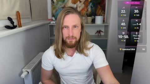 sky_guy25 online show from May 16, 8:18 pm
