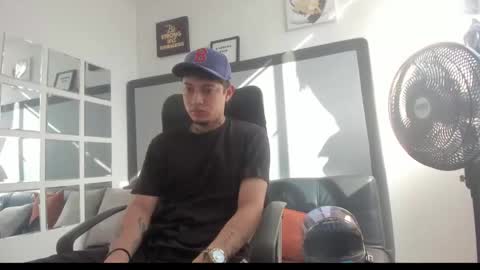 sky_wild online show from November 1, 8:22 pm