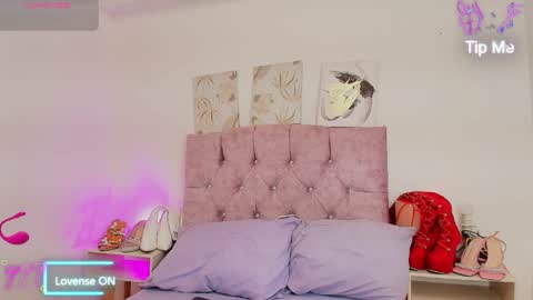 skye moore online show from April 1, 7:00 pm