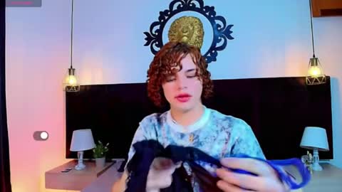 Angel online show from April 25, 7:11 pm
