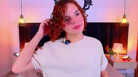 Snapshot of skyee_angel chatting on July 2, 7:42 pm Angel online show from July 2, 7:42 pm