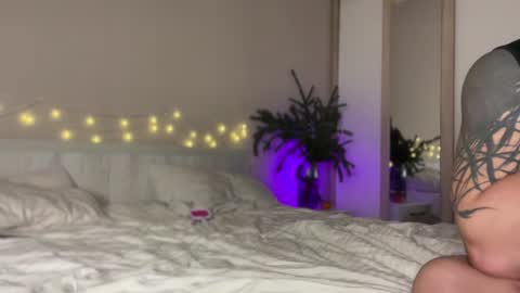 Snapshot of skyffi chatting on December 26, 8:11 pm GARRY AND SOPHIA online show from December 26, 8:11 pm